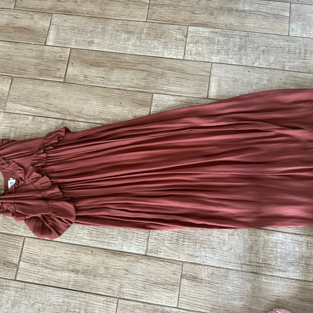 S/W/F Rust Ruffle dress - Picture 2 of 9